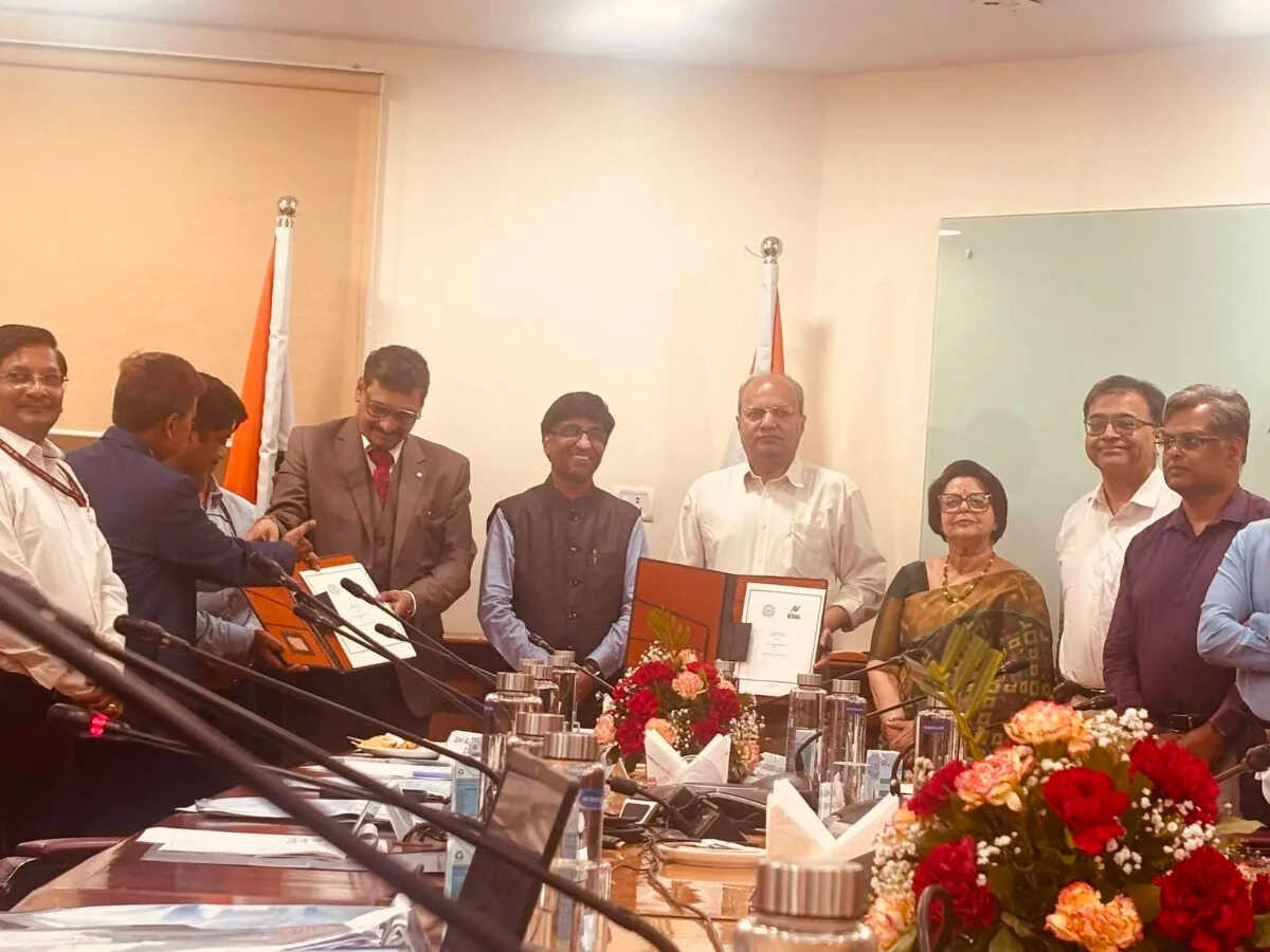 BSNL, IIT Kanpur sign MoU for next-generation telecom technologies